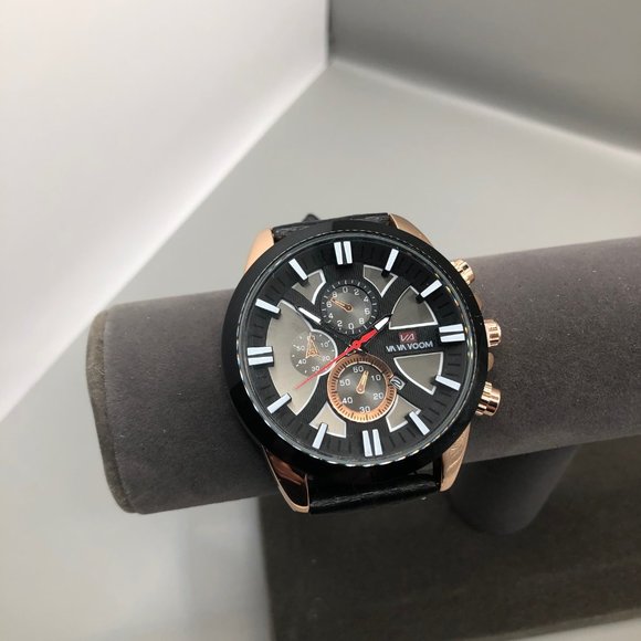 New In Plastic Watch No Defects Fully Functional - Picture 2 of 8